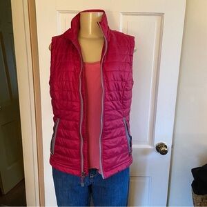 Charles River Primaloft quilted vest. Perfect for hiking, apres ski, dog walks.